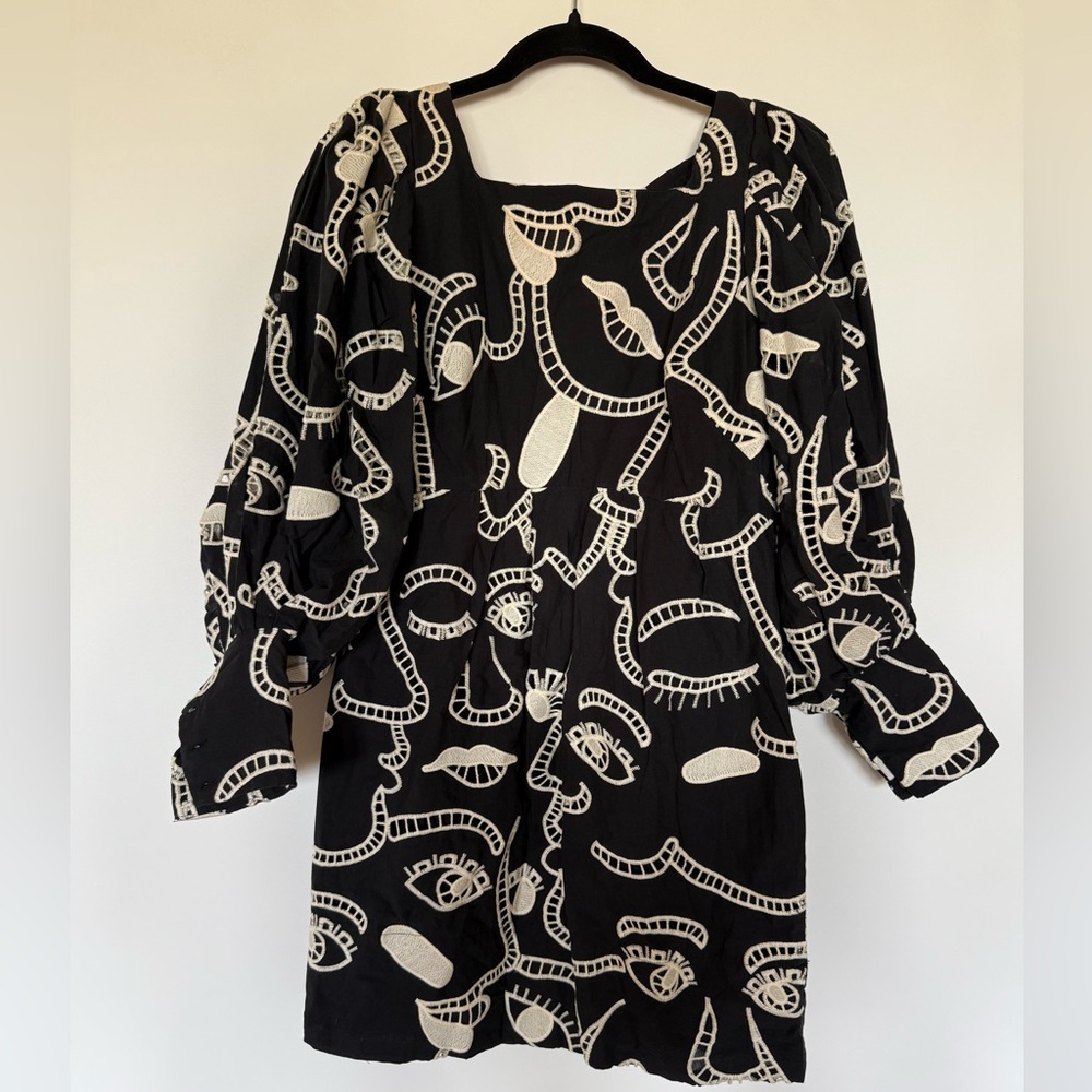 NWT FARM Rio Richelieu Faces Black and White Patterned Dress Size Small

LOT A